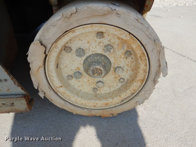 image for item KW9791 2008 Skyjack SJIII 3219  scissor lift