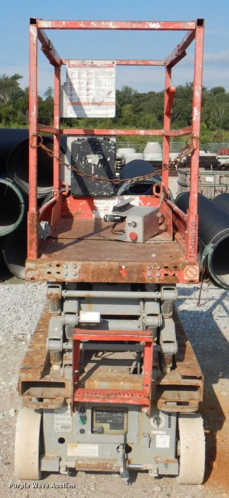 image for item KW9792 2008 Skyjack SJIII 3219  scissor lift