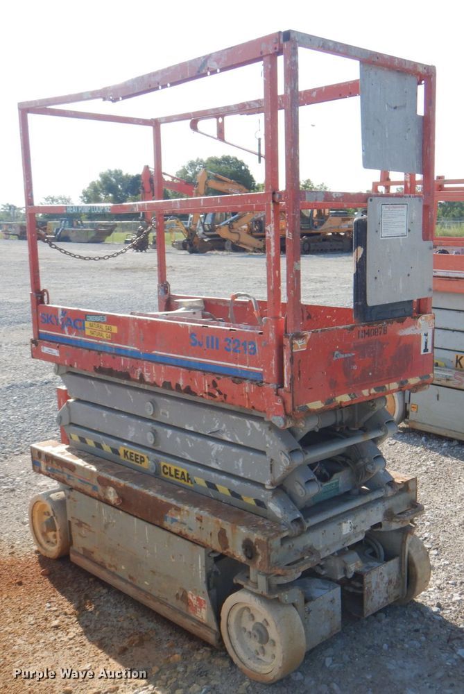 image for item KW9792 2008 Skyjack SJIII 3219  scissor lift