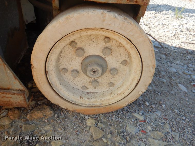 image for item KW9792 2008 Skyjack SJIII 3219  scissor lift