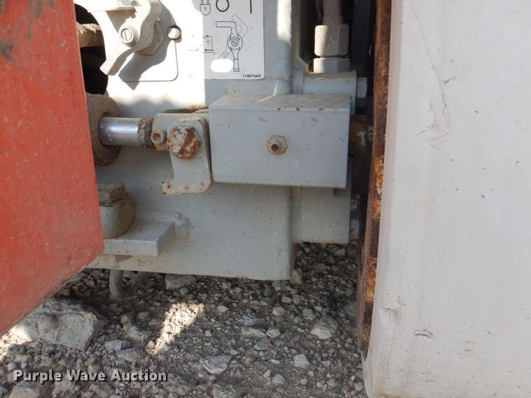 image for item KW9793 2000 Skyjack SJIII 3226  scissor lift