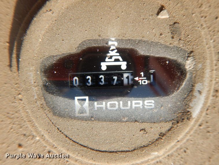 image for item KW9793 2000 Skyjack SJIII 3226  scissor lift