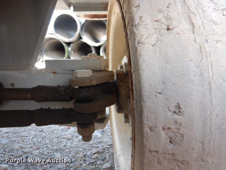 image for item KW9793 2000 Skyjack SJIII 3226  scissor lift