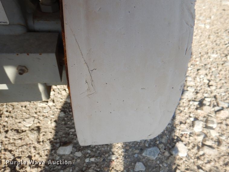 image for item KW9793 2000 Skyjack SJIII 3226  scissor lift