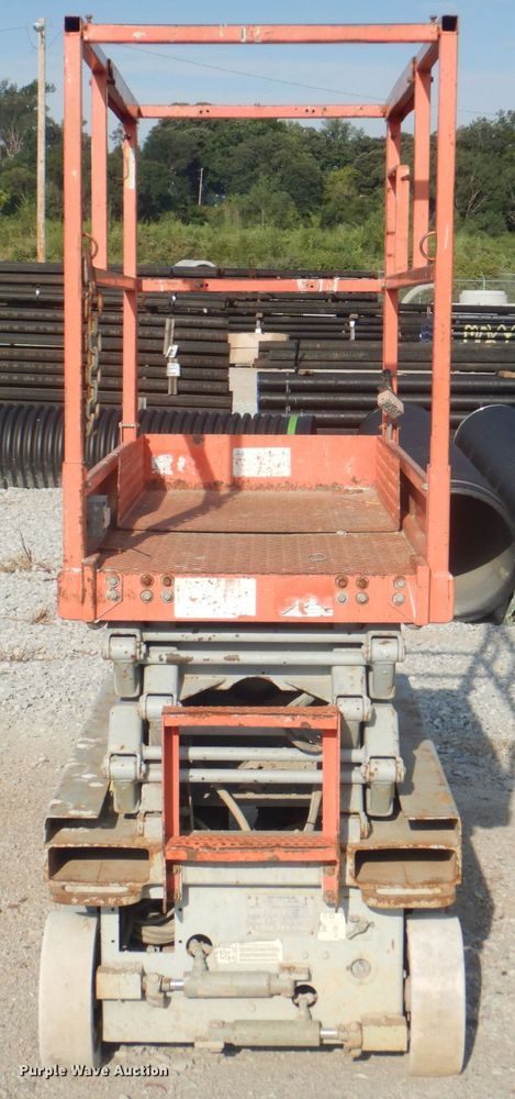 image for item KW9794 2000 Skyjack SJIII 3219  scissor lift