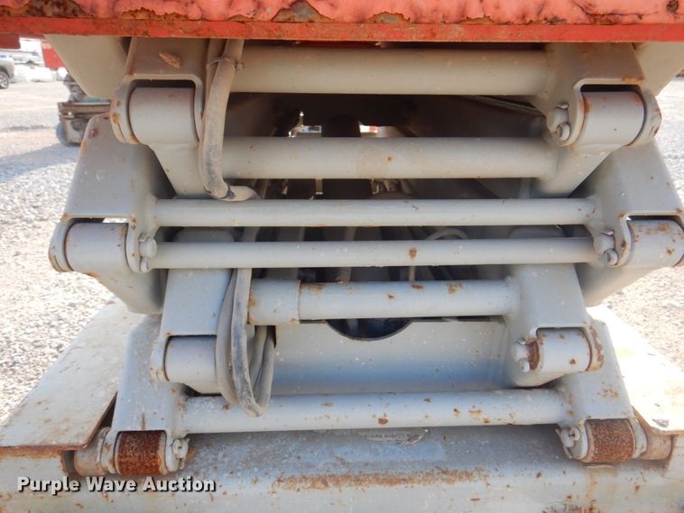 image for item KW9794 2000 Skyjack SJIII 3219  scissor lift