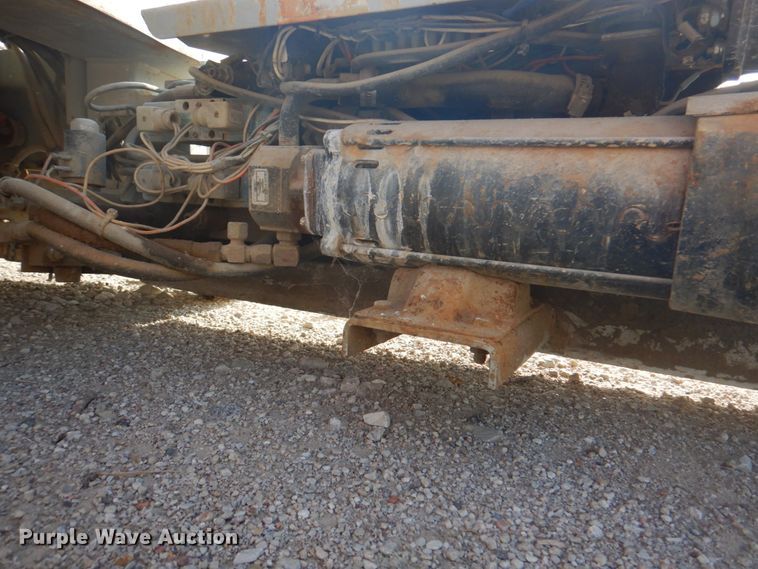 image for item KW9794 2000 Skyjack SJIII 3219  scissor lift