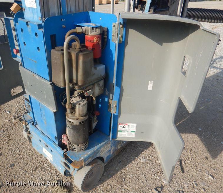 image for item KW9795 2008 Genie GR-20  vertical lift
