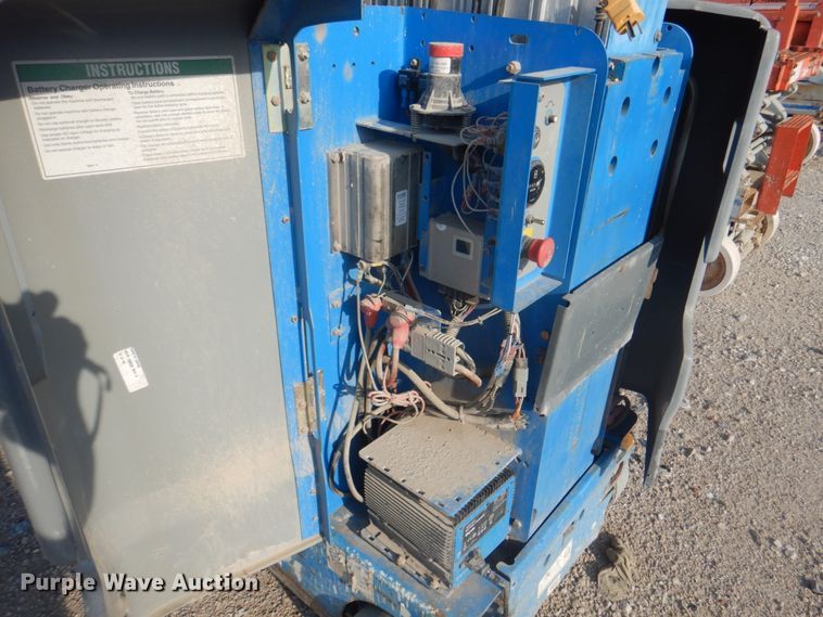 image for item KW9795 2008 Genie GR-20  vertical lift