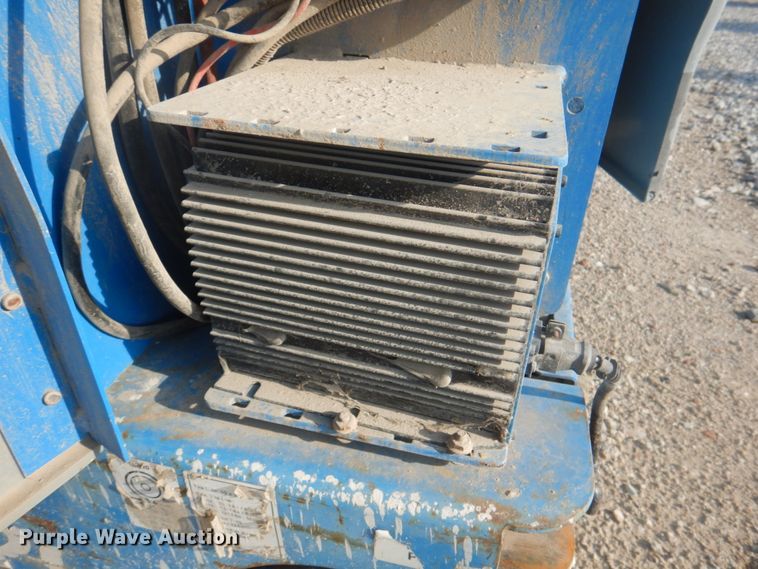 image for item KW9795 2008 Genie GR-20  vertical lift