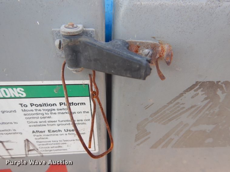 image for item KW9795 2008 Genie GR-20  vertical lift