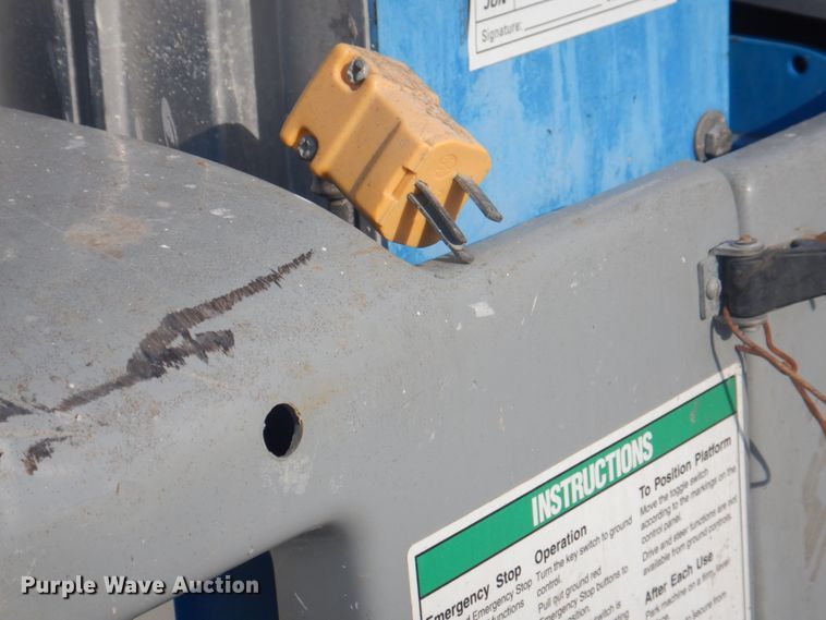 image for item KW9795 2008 Genie GR-20  vertical lift