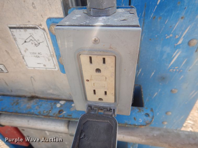 image for item KW9795 2008 Genie GR-20  vertical lift