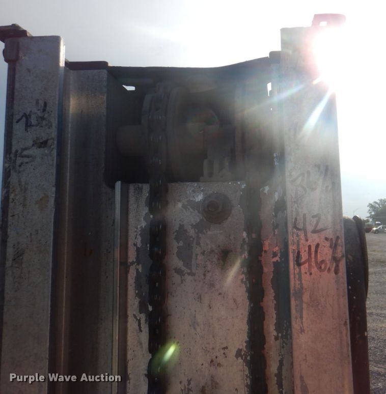 image for item KW9795 2008 Genie GR-20  vertical lift