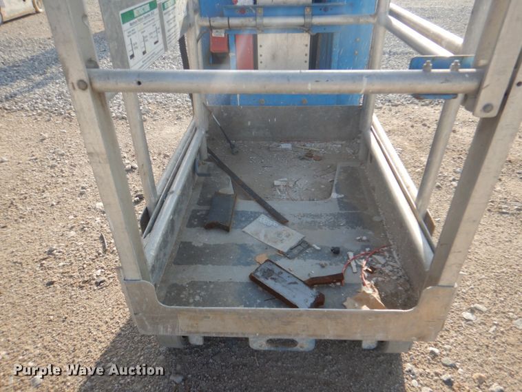 image for item KW9795 2008 Genie GR-20  vertical lift