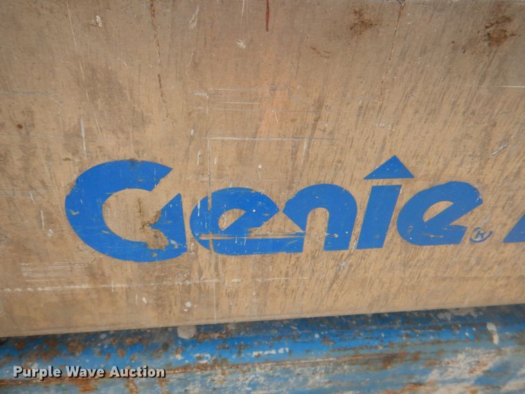 image for item KW9795 2008 Genie GR-20  vertical lift