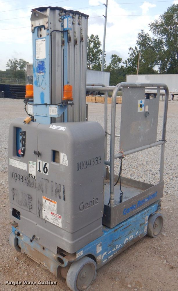 image for item KW9796 2008 Genie GR-20  vertical lift