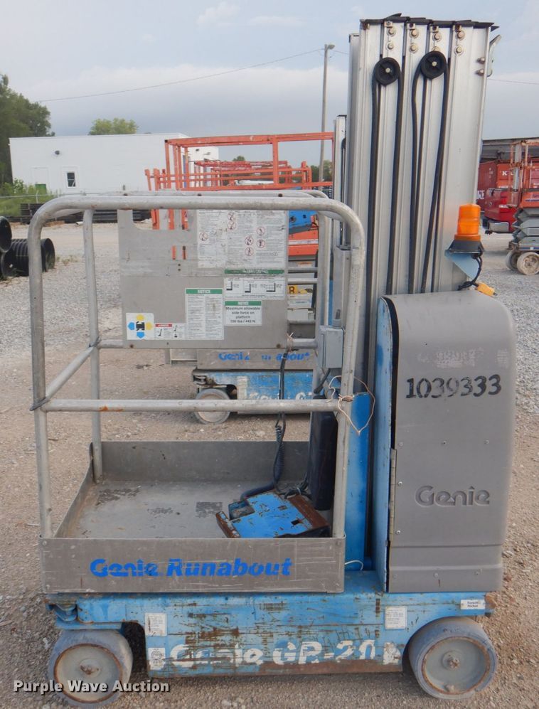 image for item KW9796 2008 Genie GR-20  vertical lift
