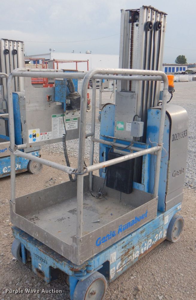image for item KW9796 2008 Genie GR-20  vertical lift