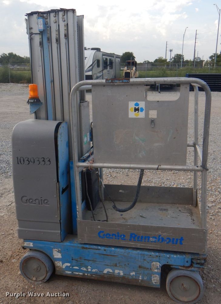 image for item KW9796 2008 Genie GR-20  vertical lift