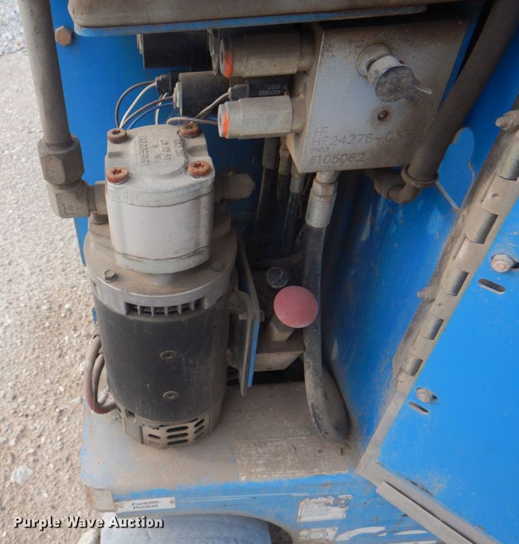 image for item KW9796 2008 Genie GR-20  vertical lift