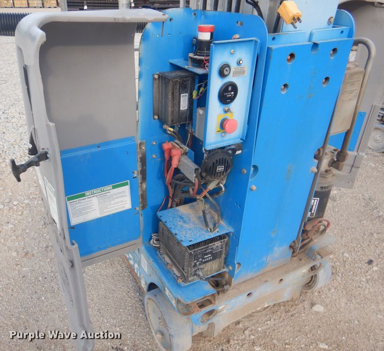 image for item KW9796 2008 Genie GR-20  vertical lift