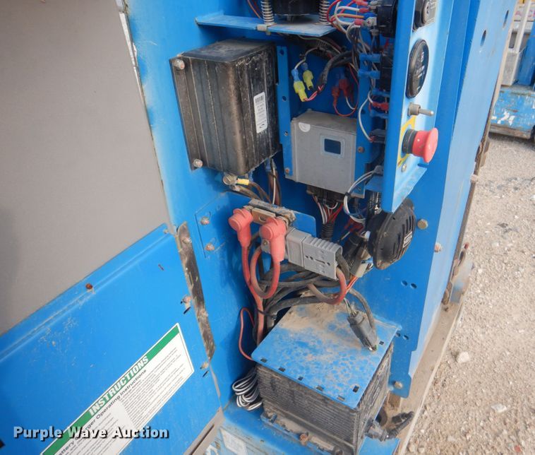 image for item KW9796 2008 Genie GR-20  vertical lift