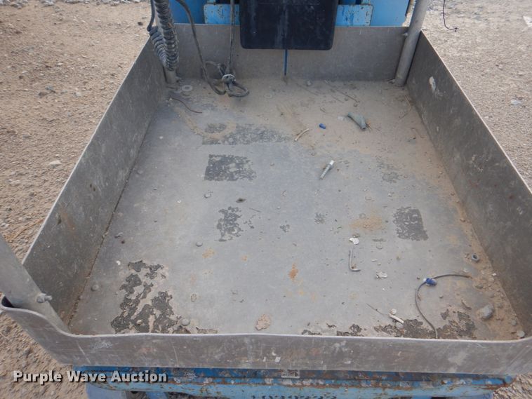 image for item KW9796 2008 Genie GR-20  vertical lift