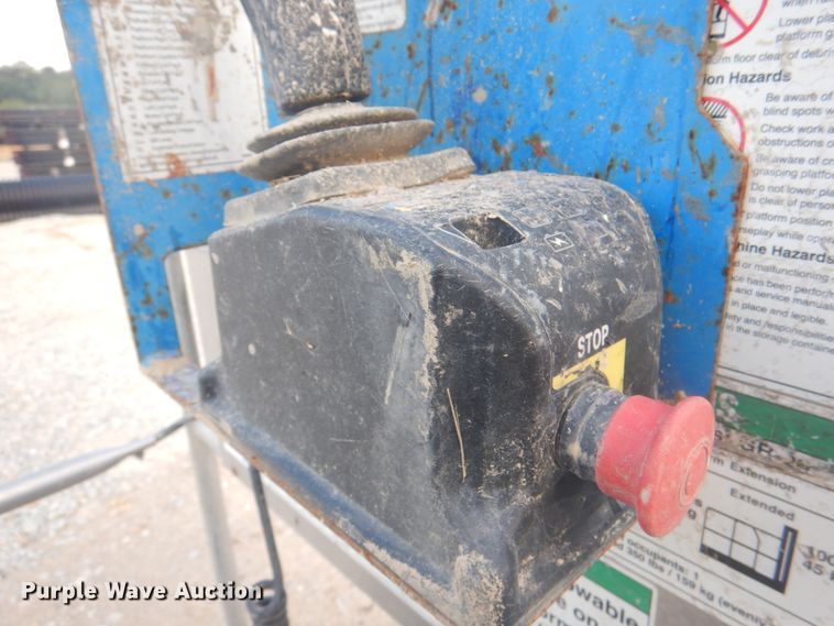 image for item KW9796 2008 Genie GR-20  vertical lift