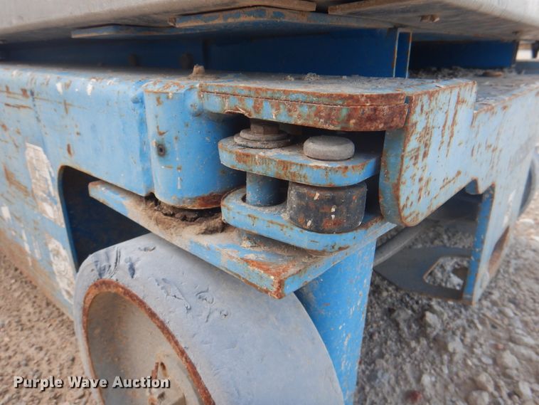 image for item KW9796 2008 Genie GR-20  vertical lift