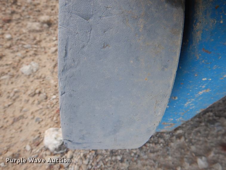 image for item KW9796 2008 Genie GR-20  vertical lift