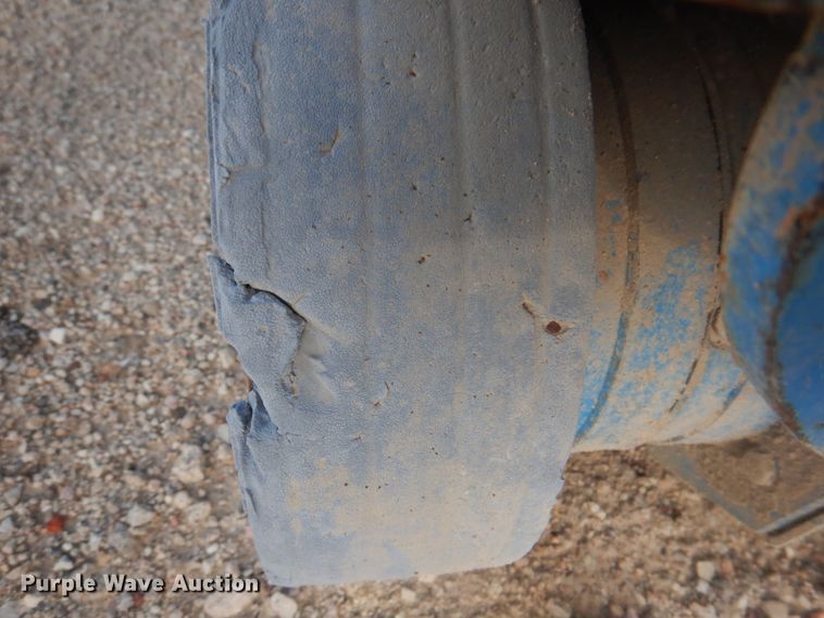 image for item KW9796 2008 Genie GR-20  vertical lift