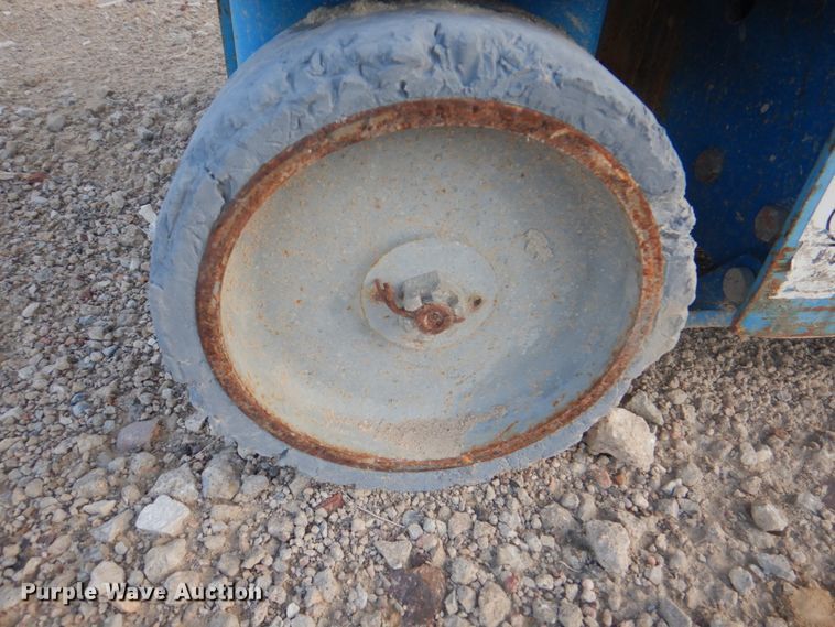 image for item KW9796 2008 Genie GR-20  vertical lift