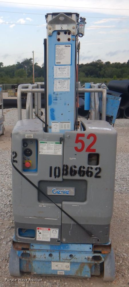 image for item KW9797 2008 Genie GR-20  vertical lift