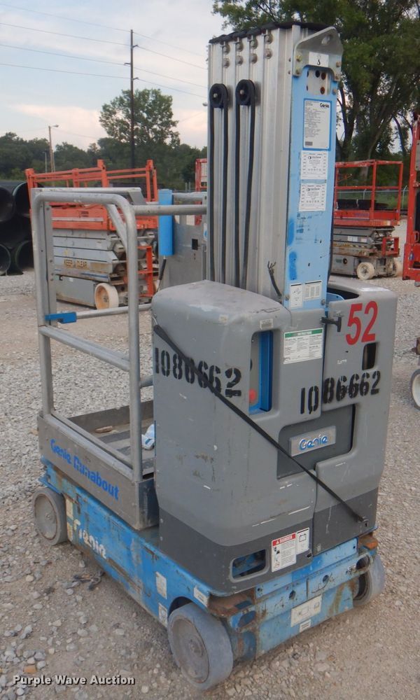 image for item KW9797 2008 Genie GR-20  vertical lift