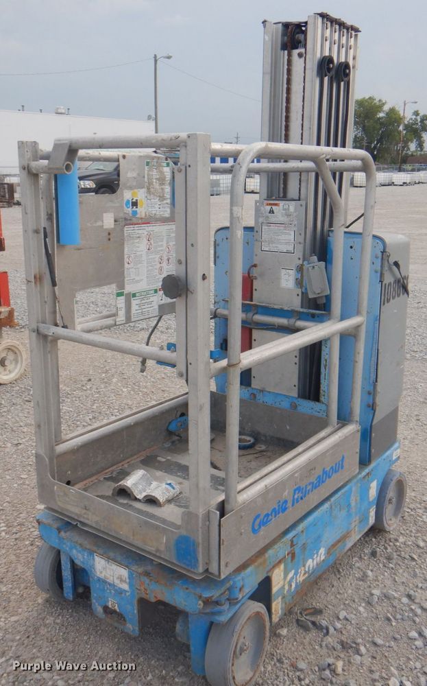 image for item KW9797 2008 Genie GR-20  vertical lift