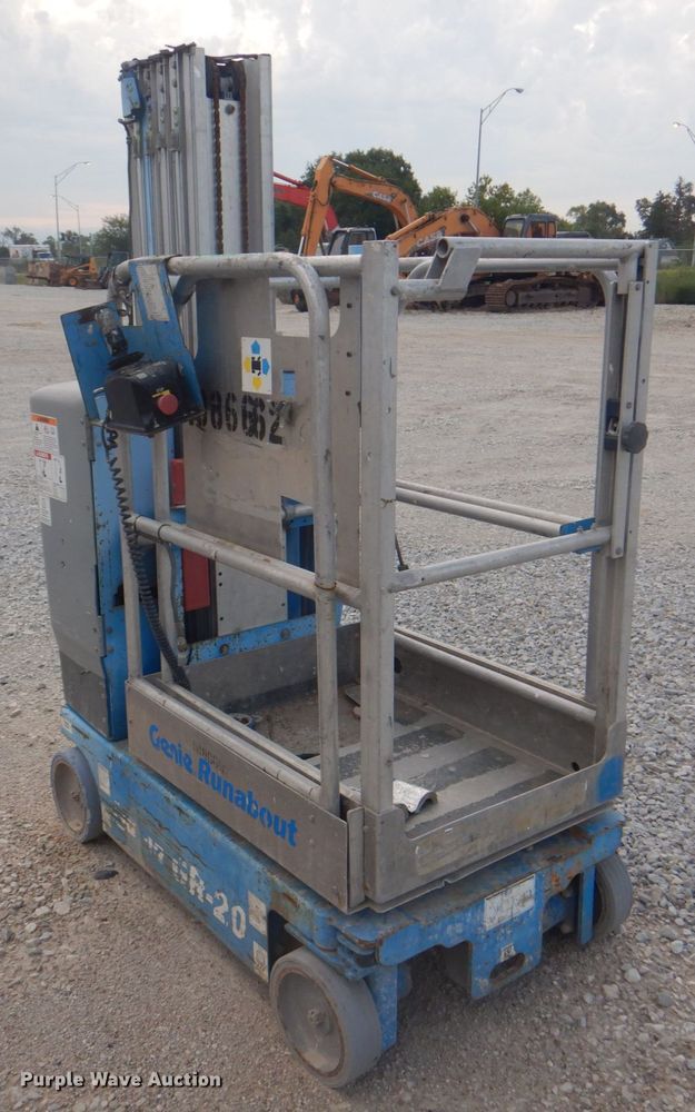 image for item KW9797 2008 Genie GR-20  vertical lift