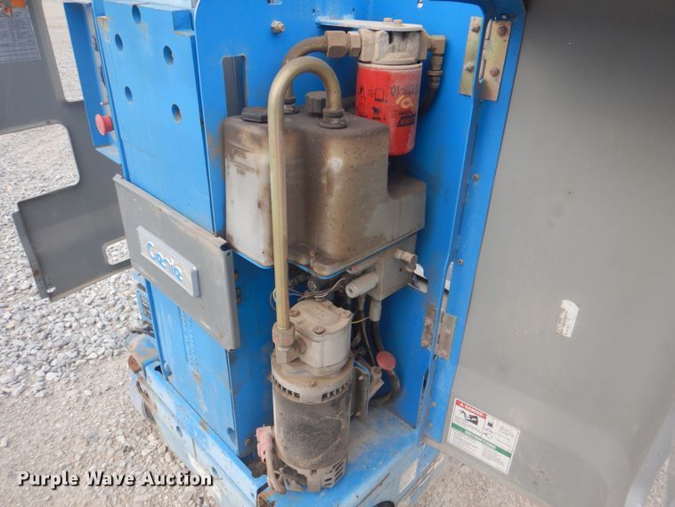 image for item KW9797 2008 Genie GR-20  vertical lift