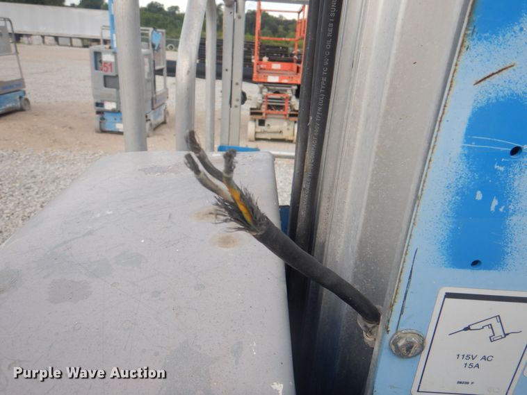 image for item KW9797 2008 Genie GR-20  vertical lift