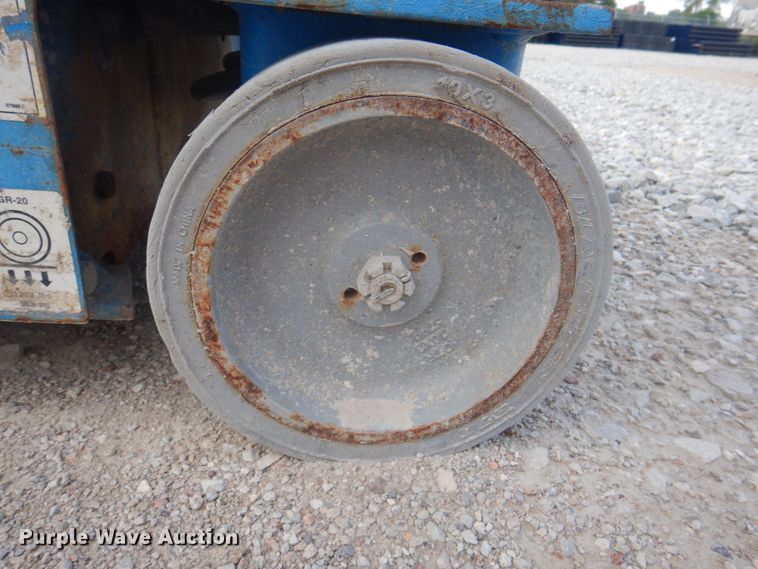 image for item KW9797 2008 Genie GR-20  vertical lift