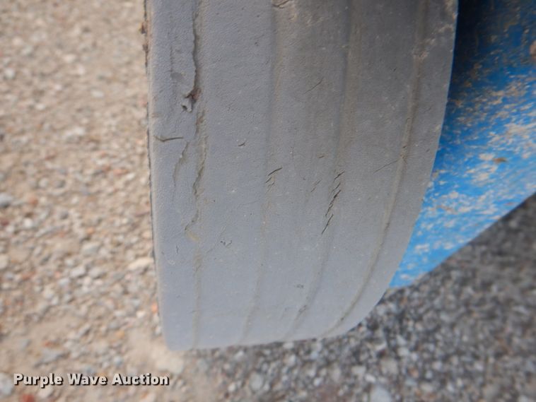 image for item KW9797 2008 Genie GR-20  vertical lift