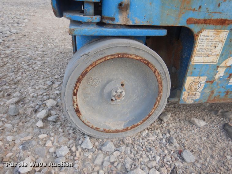 image for item KW9797 2008 Genie GR-20  vertical lift