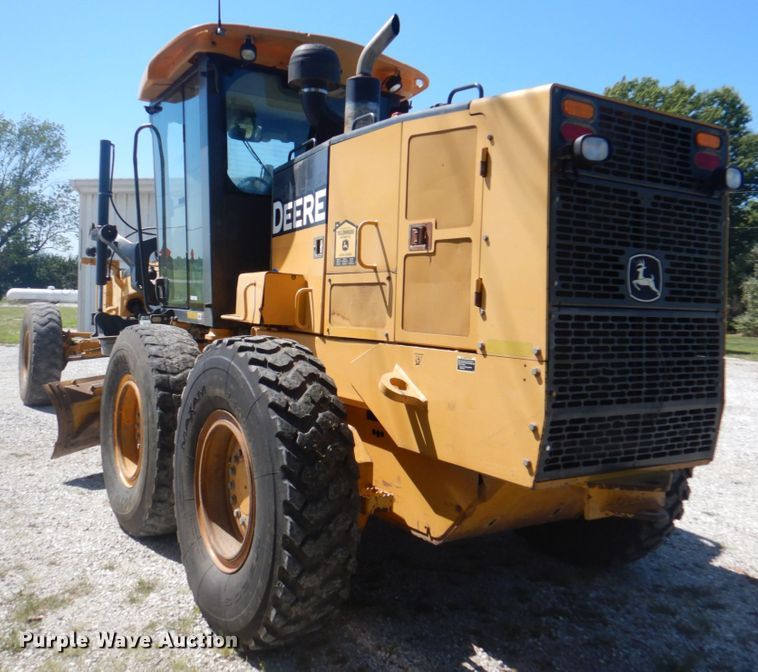 image for item KW9804 2005 John Deere 670D  motor grader