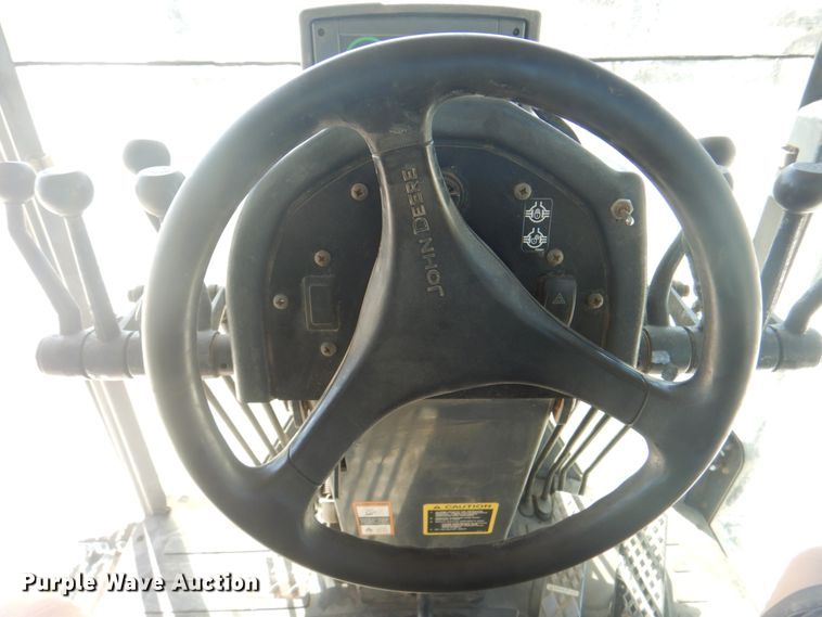 image for item KW9804 2005 John Deere 670D  motor grader