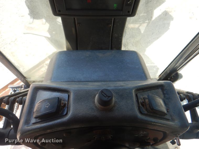 image for item KW9804 2005 John Deere 670D  motor grader