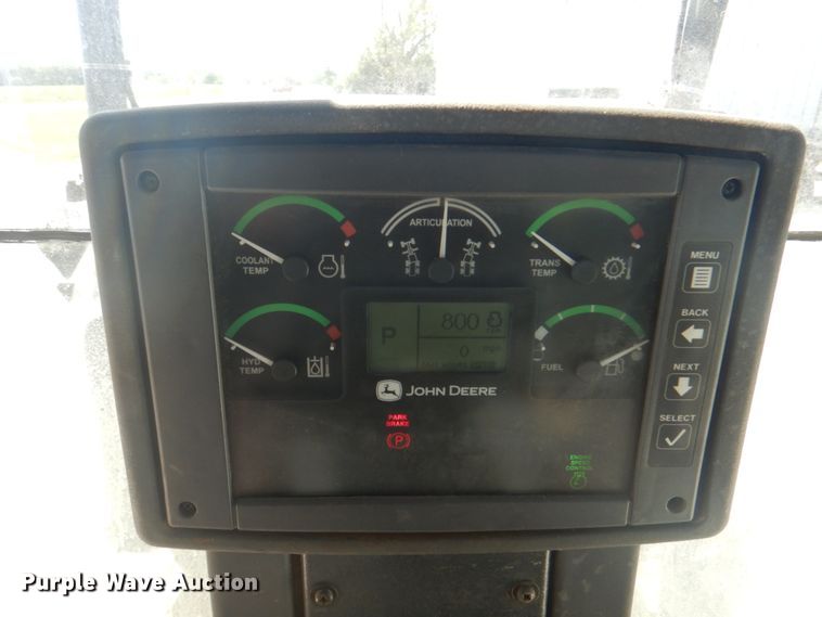 image for item KW9804 2005 John Deere 670D  motor grader