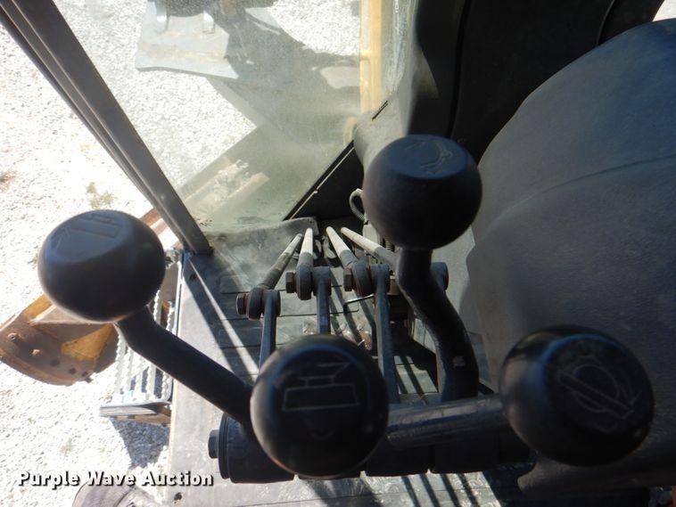 image for item KW9804 2005 John Deere 670D  motor grader