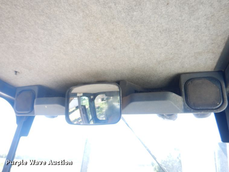 image for item KW9804 2005 John Deere 670D  motor grader