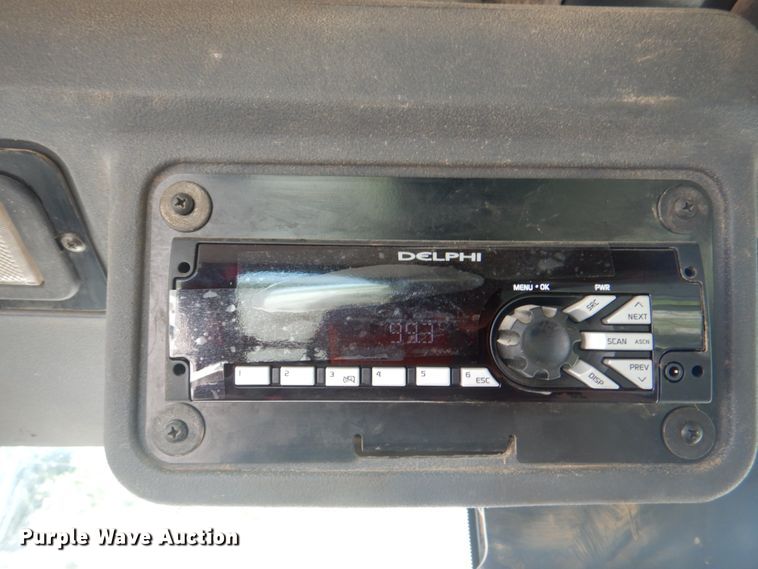 image for item KW9804 2005 John Deere 670D  motor grader