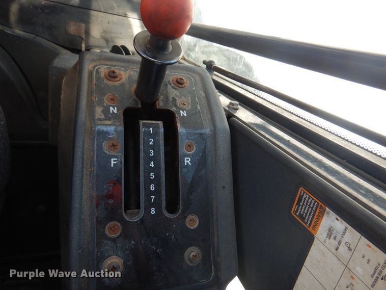 image for item KW9804 2005 John Deere 670D  motor grader